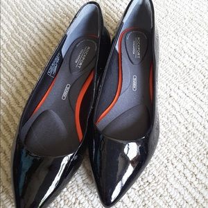 New Rockport patent  leather flats 8 1/2